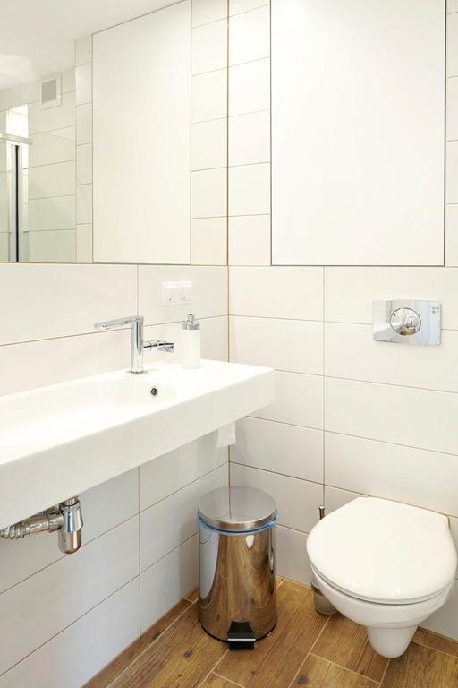 Lovely Sunny Flat In City Center Warsaw Room photo
